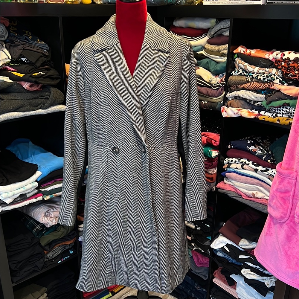 #137. Women's Torrid Herringbone Coat - Black and White size 0